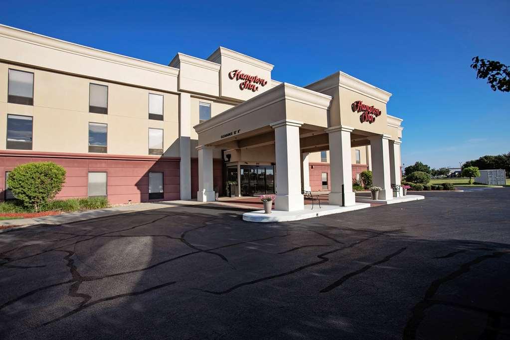 Hampton Inn מולטרי מראה חיצוני תמונה